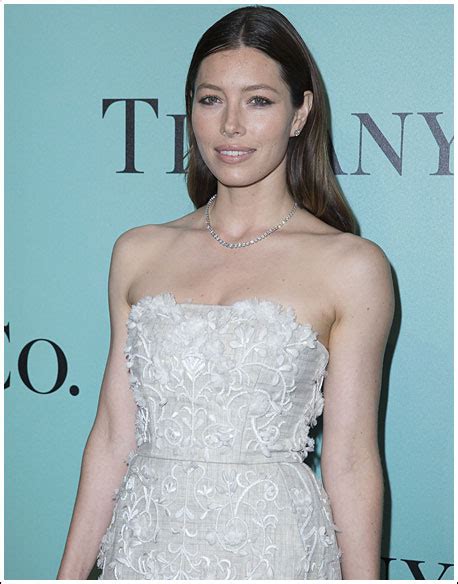 Popoholic Blog Archive Jessica Biel Looking All Kinds Of Stunningly Sexy And Cleavagy Oh My