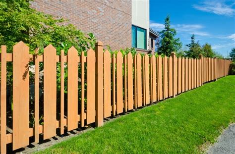 They aren't just for the ground! Fence Styles and Designs for Backyard-Front Yard (IMAGES)