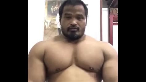 Massive Thai Bull Andtagsand Muscleand Bodybuilderand Asianand Beefyand Massiveand Thickand Pecsand Pec Flexing