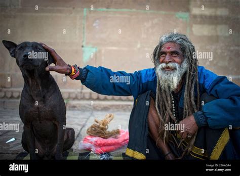 En Varanasi Los Aghori Son Una De Las últimas Tribus Caníbal Que