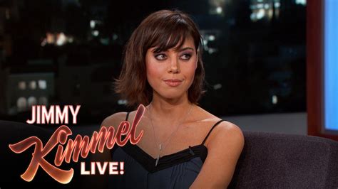 Aubrey Plaza Tried To Play With Robert Deniros Nipples Youtube