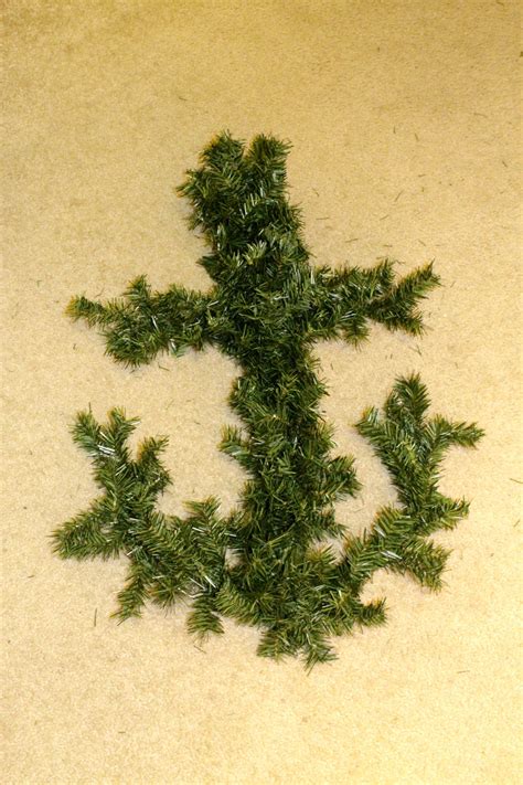 Christmas garland ideas you can make from scratch. Coastal Christmas: DIY Anchor Garland Holiday Wreath ...