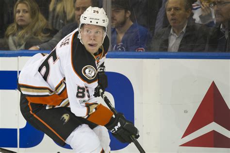 Jul 10, 2020 · teams must extend a qualifying offer to a restricted free agent to retain negotiation rights. Ducks sign Winger Ondrej Kase to 3-year Deal