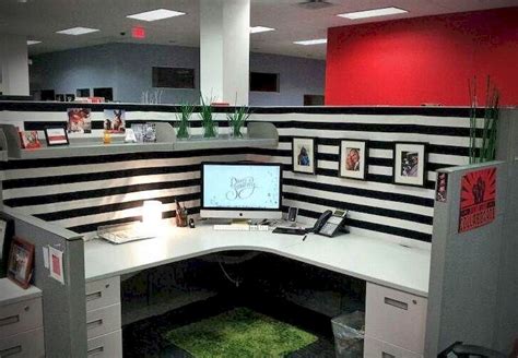 35 Cozy Cubicle Decoration Ideas With Images Cubicle Decor Office Cubicle Decor Work
