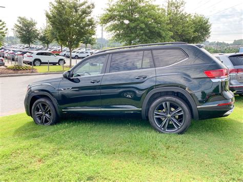 All New 2021 Vw Atlas In Racing Green In 2020 Suv For Sale