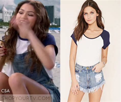 Kc Undercover Fashion Clothes Style And Wardrobe Worn On Tv Shows