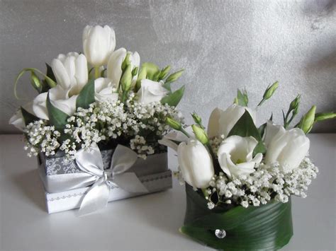 Siamo messaggeri dei vostri sentimenti e nel negozio di vendita fiori online trovate gli omaggi floreali più economici su internet, per inviare il vostro pensiero in tutte le occasioni. LE COSE DI LINI: CENTROTAVOLA E SEGNAPOSTI CON I FIORI