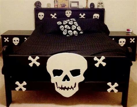 Pin By Diana Lee On Bedroom Skull Furniture Skull Bedding Queen