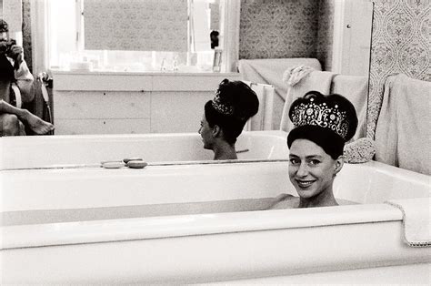 Princess Margaret While Wearing Her Tiara On The Bathtub 1962 R Oldschoolcool