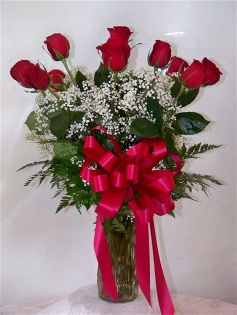 Forever Young Roses Classic Dozen Red Roses In Vase With Filler Greens