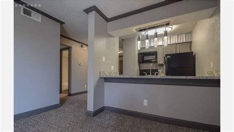 Apartment Wolf For Rent Azure Urban Living 17617 Midway Rd Dallas