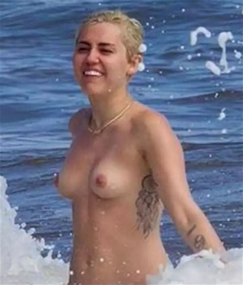 Famosa MILEY CYRUS Desnuda En La Playa Fotos Xxx