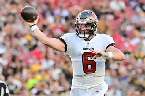 Baker Mayfield Looks Like No 1 Qb For Buccaneers In Impressive