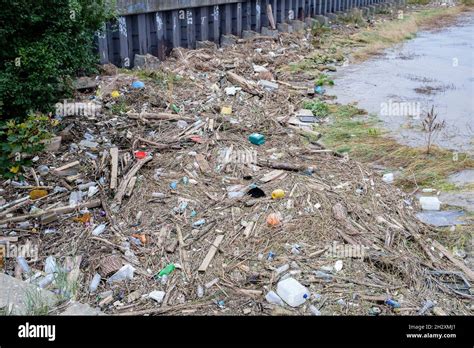 Plastic Waste Pollution River Thames East London Uk Stock Photo Alamy