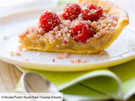 Rhubarb And Raspberry Crumble Tart Chefsane