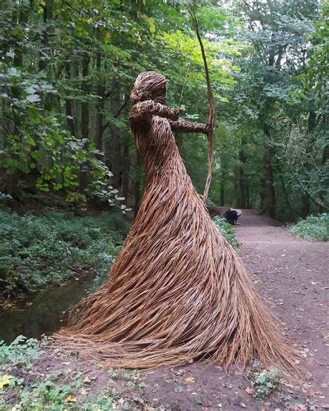 Artist Crafts Nature Inspired Outdoor Sculptures From Woven Willow