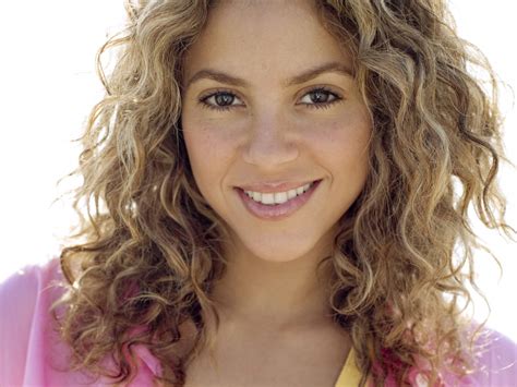 Shakira Hot Colombian Singer And Dancer Hd Wallpaper 2015