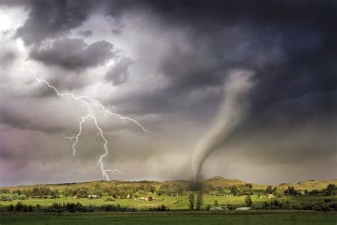 Tornado Pericolo E Fascino Della Potenza Distruttiva Dellaria