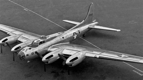 The Prettiest B 17 Flying Fortress Was The Xb 38 Aircraft Vintage