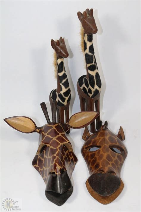 4 Wooden Giraffe Ornaments