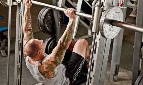 Get Ripped Abs With The Smith Machine Crunch Muscle And Fitness Smith