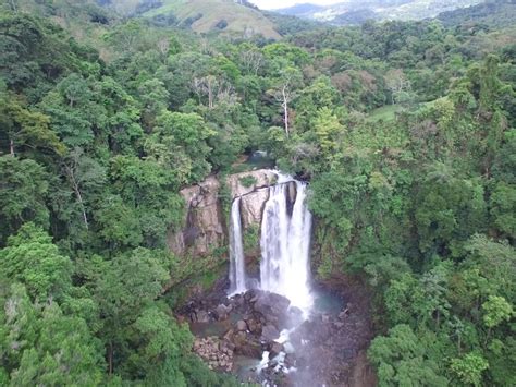 Costa Ricas Stunning Nauyaca Falls How To Visit Matador Network