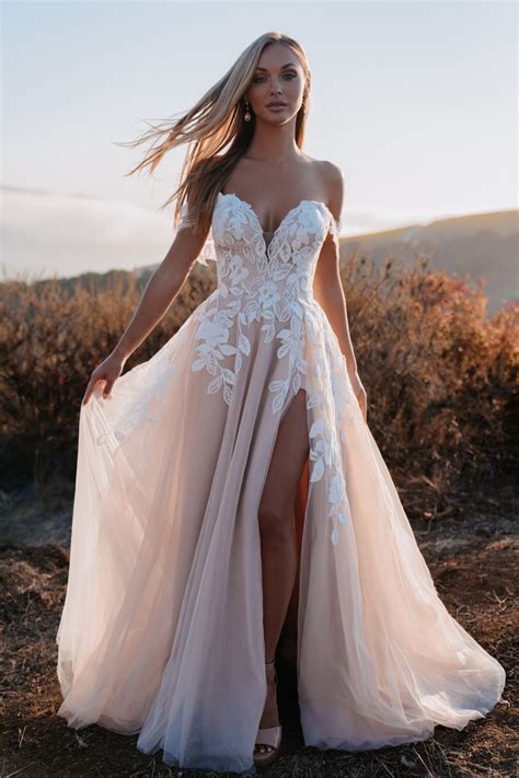 robe de mariée 2023 réservez votre essayage
