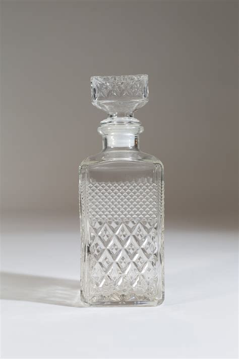 Vintage Liquor Decanter Diamond Cut Whiskey Glass Bottle With Stopper