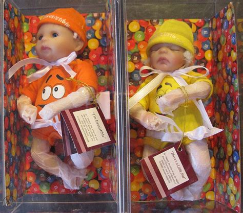 Ashton Drake Mandms Baby Doll Collection Set Lot Of 10 Dolls W Display