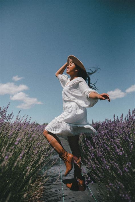 10 Lavender Field Photo Shoot Ideas Emmas Edition Model Poses