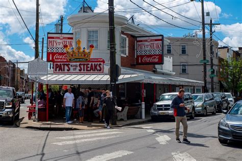 Shooting At Pats Steaks In Philly After Eagles And Giants Fans Argue