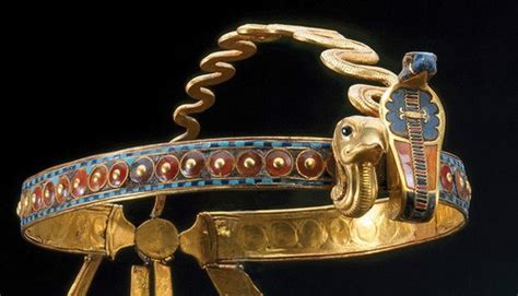 Closeup Of Pharoah Tutankhamons Crown Egypt Jewelry Ancient Jewelry Ancient Egypt