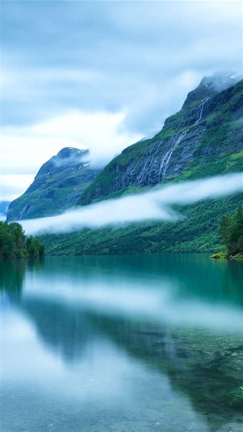 Fonds Décran Ouest De La Norvège La Surface Du Lac Loen Montagnes