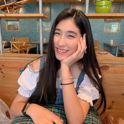 พีท ทองเจือ ชื่อเล่น พีท เดิมมีชื่อจริงว่า พันธกานต์ ทองเจือ ปัจจุบันเปลี่ยนชื่อมาเป็น ธนภณ ทองเจือ เกิดเมื่อวันที่ 24 มิถุนายน พ.ศ. ลูกพีททองเจือเป็นอะไร? อาการล่าสุดของน้องเซย่า - Zcooby.com