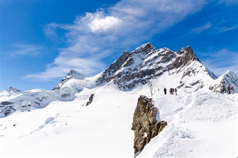 La Vue Sur Le Sommet De Jungfrau Image Stock Image Du Switzerland