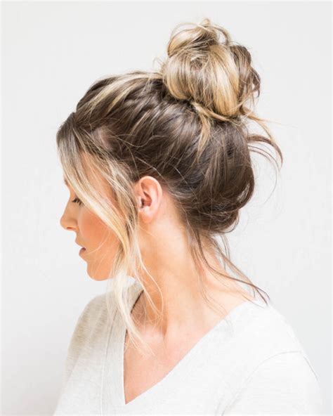 Messy Bun Hairstyles That Are Easy To Do For Every Hair Type