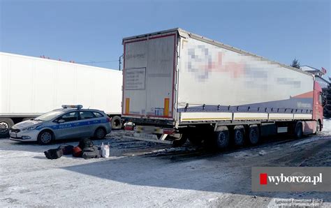 Wolne pokoje, terminy, położenie, warunki, obsługa, posiłki, atrakcje. Grębiszew. Nielegalni migranci w naczepie tira