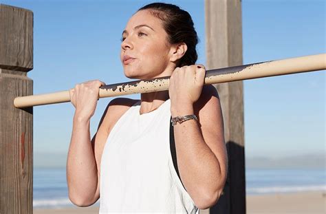 Strengthening Your Forearms Is The Key To Finally Mastering Pull Ups