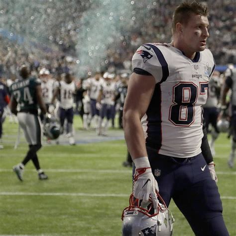 Report Rob Gronkowski Patriots Working On Restructuring Tes Contract