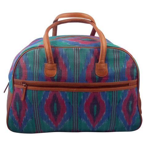 They measure 20 x 13 x 10 and have a total of seven compartments and pockets to help keep everything. Cute Weekender Bag #southwest #travel #carry-on #bag #purse (With images) | Bags, Weekender bag ...