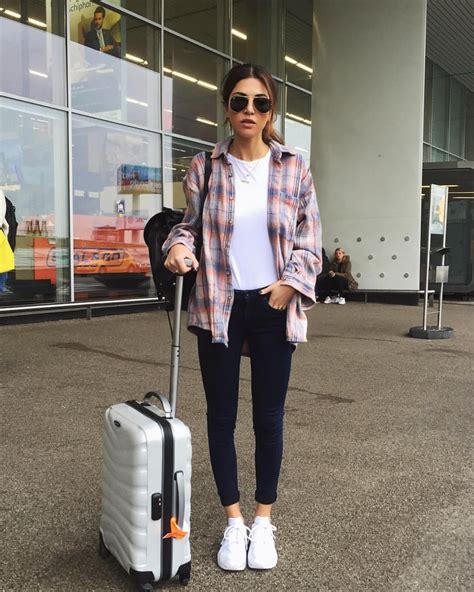 Airport Outfit Ideas That Are So Stylish And Comfortable