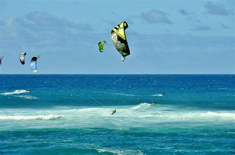 Best Time For Kitesurfing And Windsurfing In Hawaii 2022 Roveme