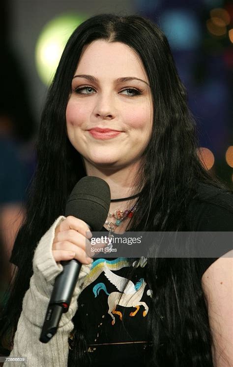 Singer Amy Lee Of Evanescence Appears Onstage During Mtvs Total