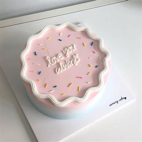 6 Reasons Why Minimalist Korean Style Cakes Are Super Trendy Easy