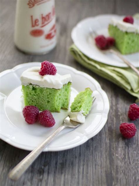I've been hooked onto fresh pandan extract ever since returning to malaysia. Pandan Tres Leches Cake + 13 Ways with Pandan - Spicyicecream | Tres leches cake recipe, Tres ...
