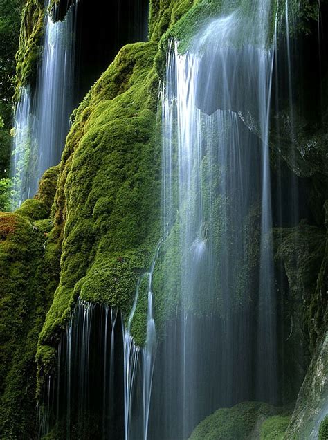 7 Scenes Of Nature Making Water Look Wonderful
