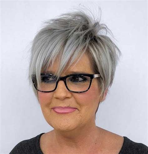 Ready to head to the salon? Classy Pixie Haircuts for Older Women