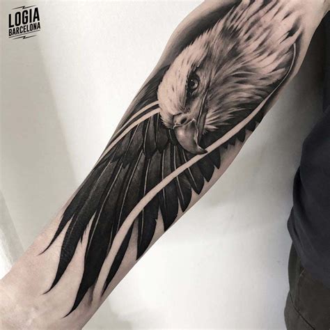 50 Ideas De Tatuajes De Pájaros Tatuajes Aguilas Tatuaje De Halcón