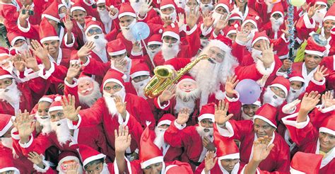 ‘സാന്റക്ലോസ് റാലിക്ക് ഒരുങ്ങി വിപണി മുന്നോട്ട് Santa Claus Manorama News