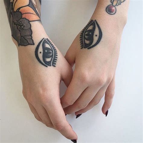 Demi Iacopetta Hand Tattoos Demi Hands Instagram Posts